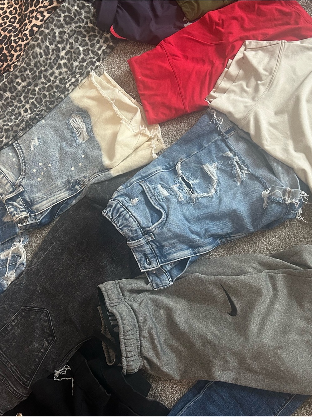 Mixed Women's Clothing Lot - Multi Color shorts, skirts, pants and jeans - Picture 3 of 7